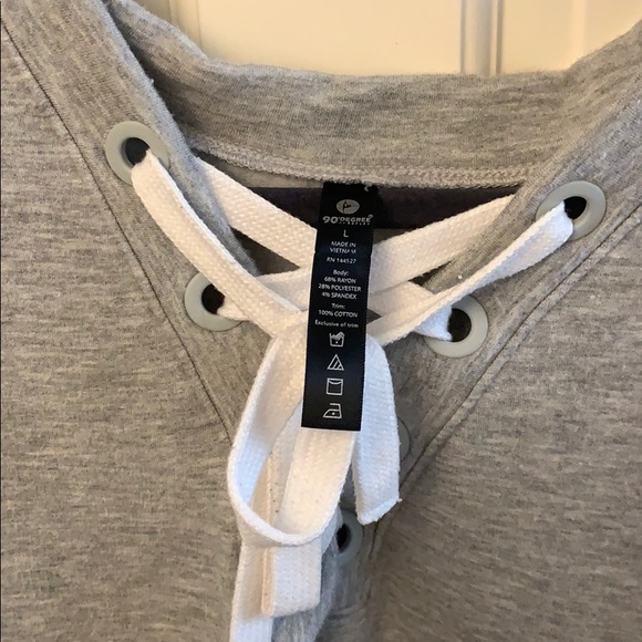 Sweatshirt - Picture 2 of 3